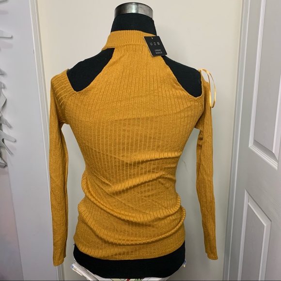 Urban Basic Flattering Cut off Shoulder / Cold Shoulder LongSleeves Top - Picture 6 of 6